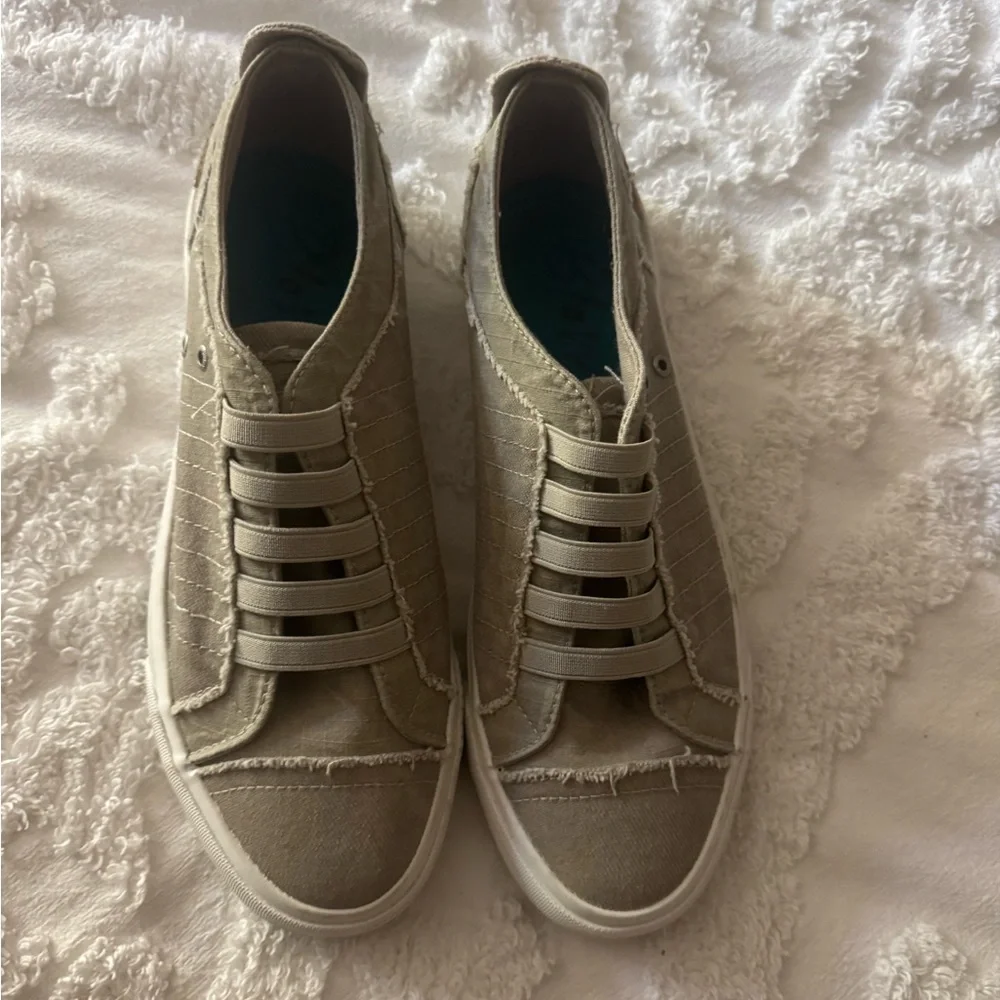 Blowfish Malibu Pull On Sneakers Shoes Cotton size 9 Frayed Edge Elastic Laces - Picture 3 of 8